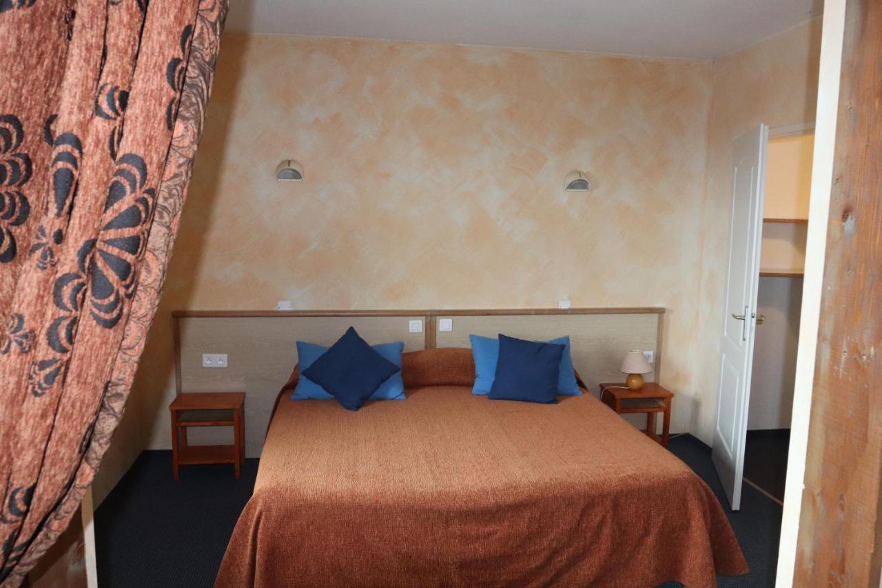 Hotel Saint Jean Montclar  Zewnętrze zdjęcie